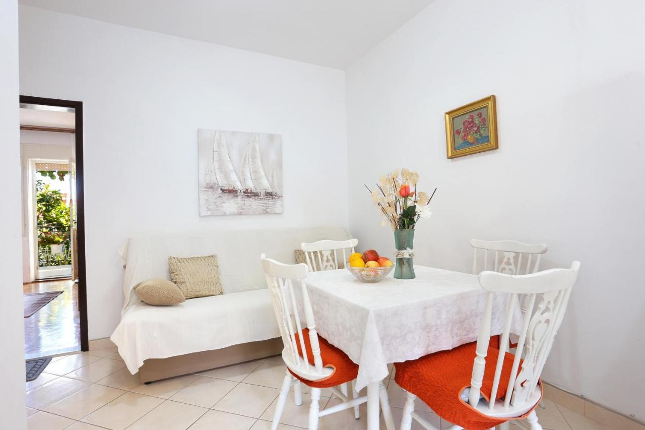 Apartments By The Sea Seget Donji, Trogir - 2029 Zewnętrze zdjęcie