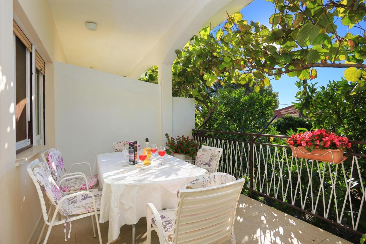 Apartments By The Sea Seget Donji, Trogir - 2029 Zewnętrze zdjęcie